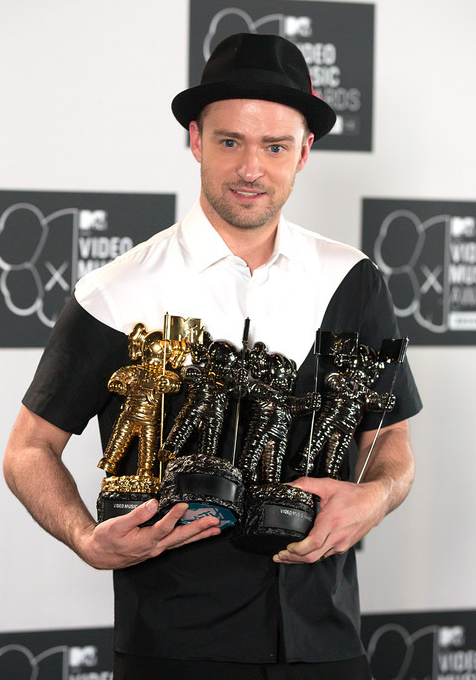 MTV Video Music Awards 201310.png